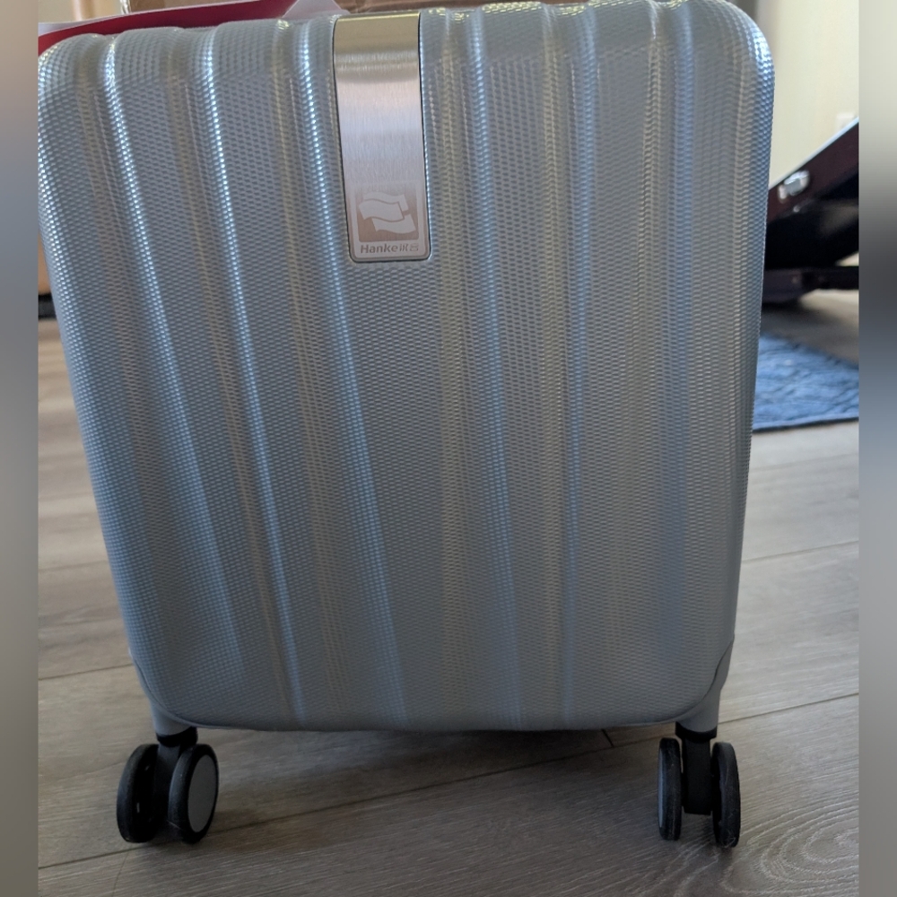 New Hanke Luggage with Wheels